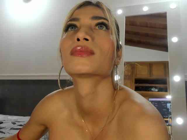 ElektraTs Live Webcam on BongaCams