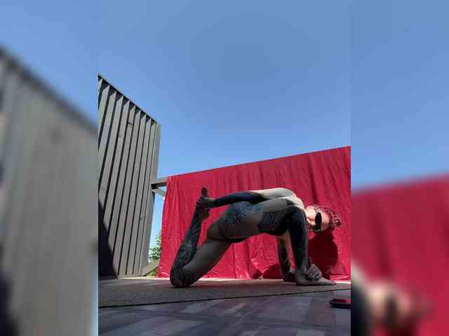 Lina69Femdom webcam