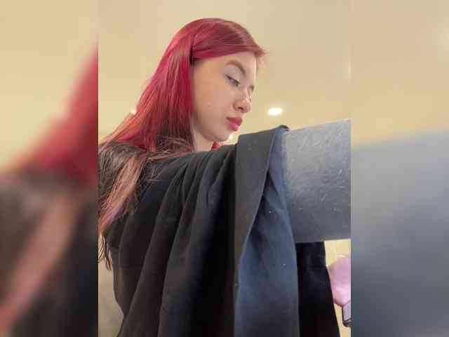 Lina69Femdom webcam