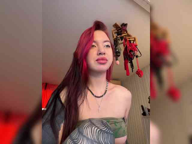 Lina69Femdom webcam