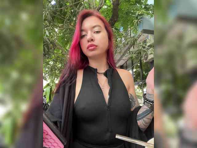 Lina69Femdom webcam