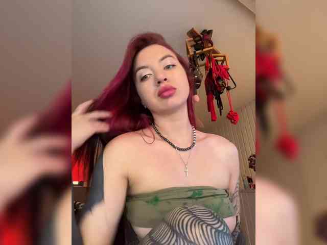 Lina69Femdom webcam