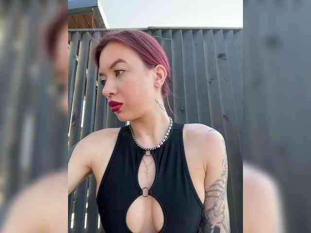 Lina69Femdom webcam
