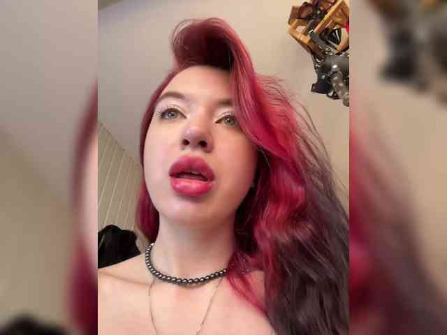 Lina69Femdom webcam