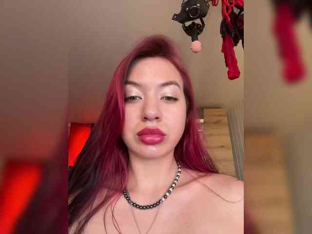 Lina69Femdom webcam