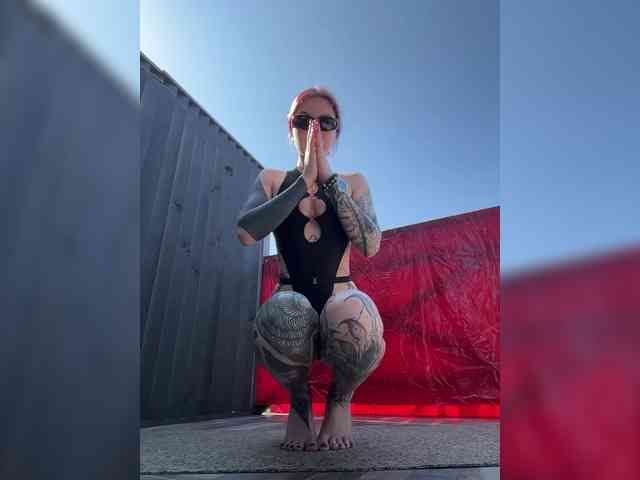 Lina69Femdom webcam