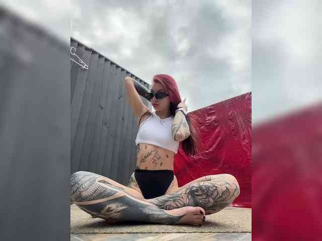 Lina69Femdom webcam