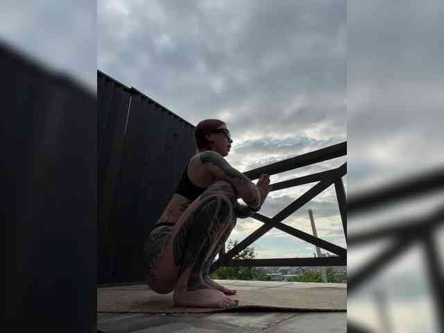 Lina69Femdom webcam