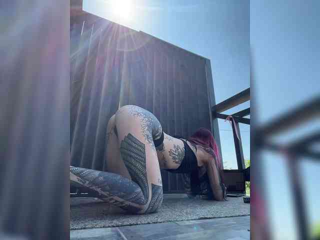 Lina69Femdom webcam