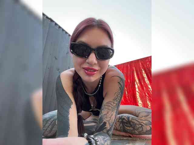 Lina69Femdom webcam