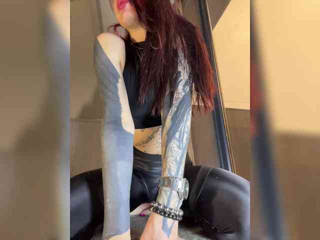 Lina69Femdom webcam