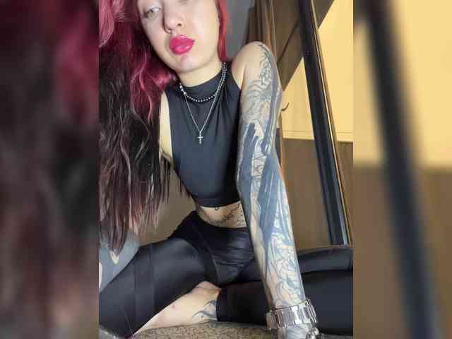 Lina69Femdom webcam
