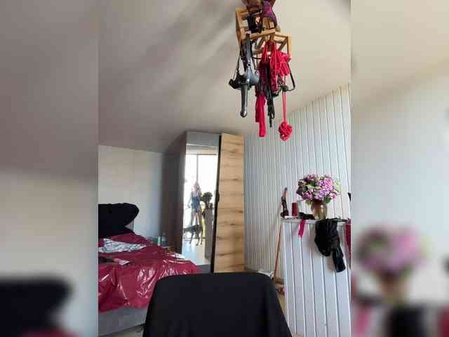 Lina69Femdom webcam