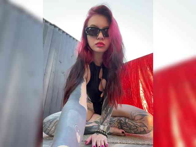 Lina69Femdom webcam