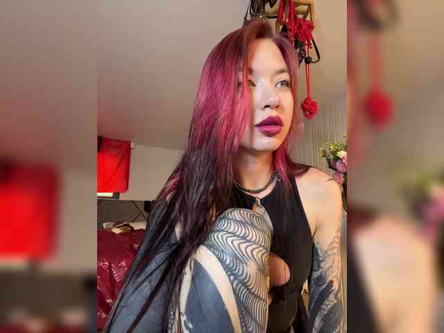 Lina69Femdom webcam