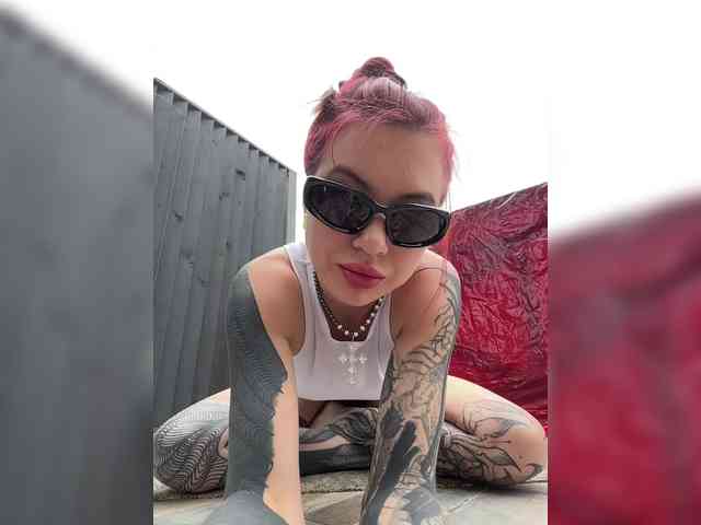 Lina69Femdom webcam