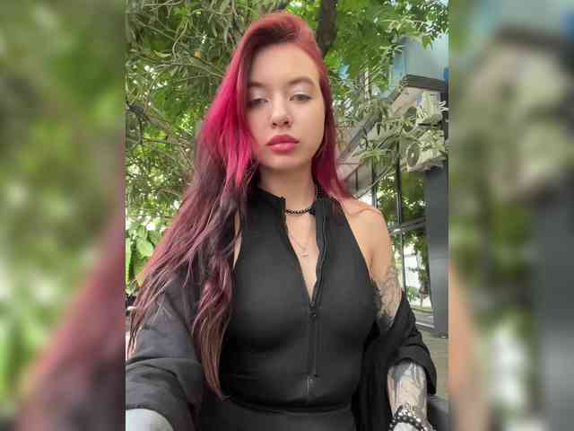 Lina69Femdom webcam