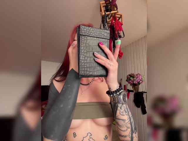 Lina69Femdom webcam