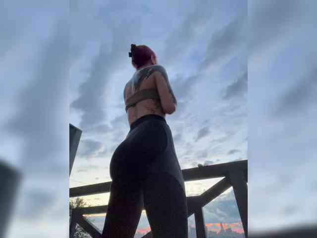 Lina69Femdom webcam
