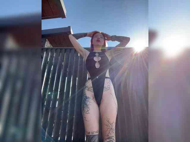 Lina69Femdom webcam
