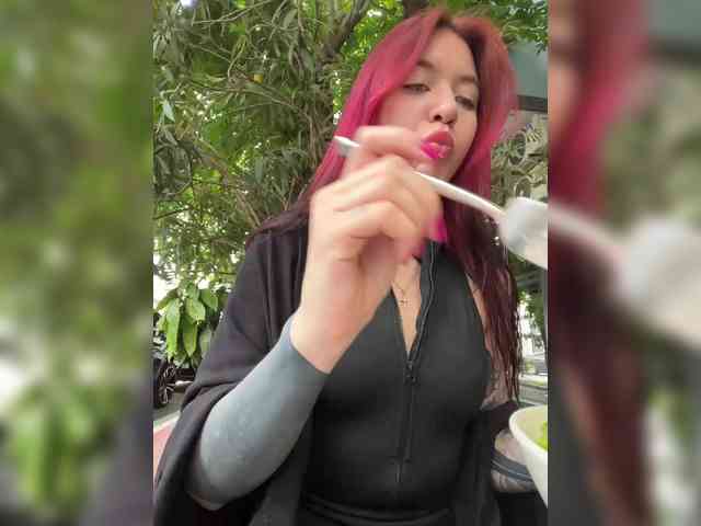 Lina69Femdom webcam
