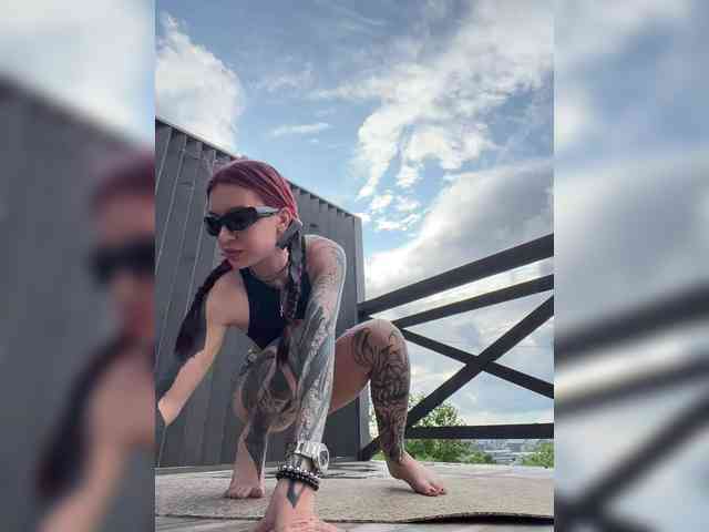 Lina69Femdom webcam