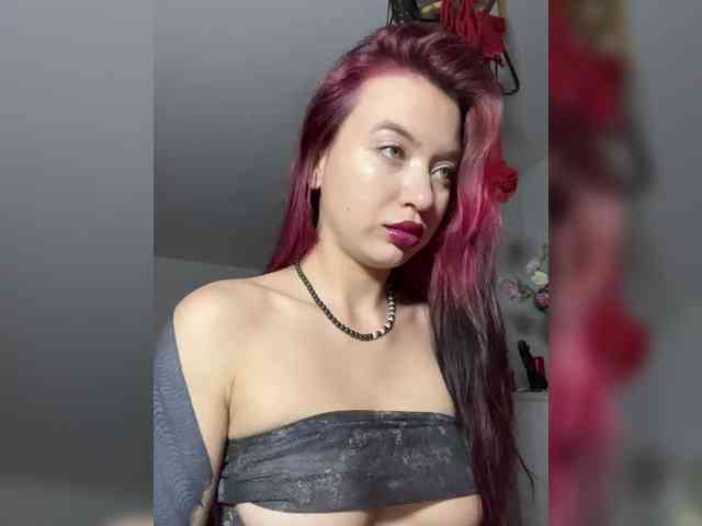 Lina69Femdom webcam