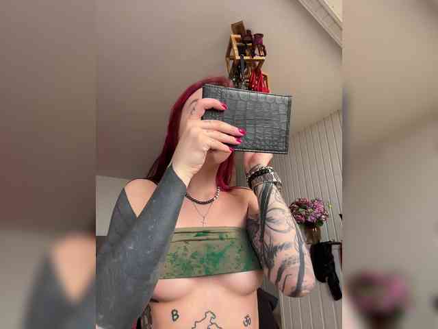 Lina69Femdom webcam