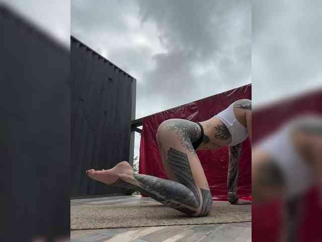Lina69Femdom webcam