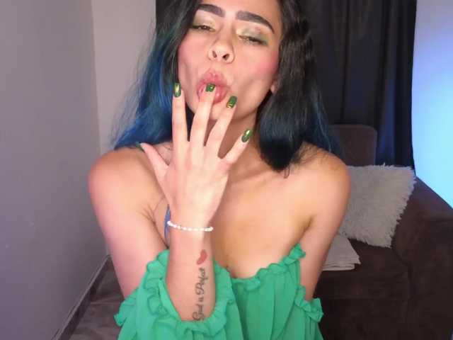 sexxyladyy's BongaCams show and profile