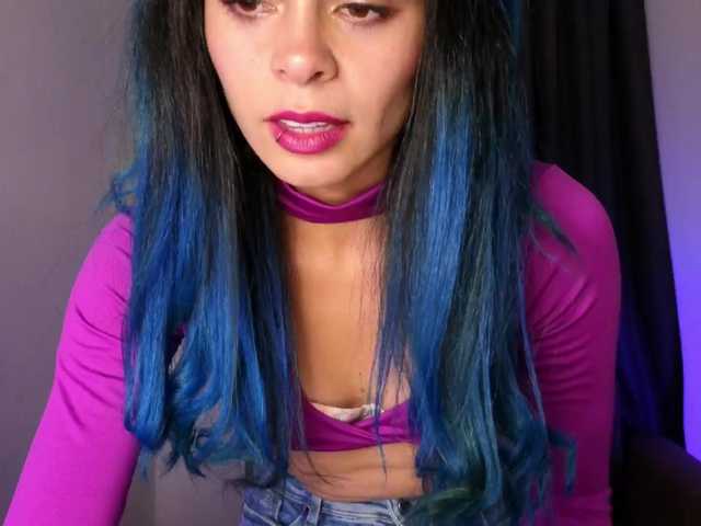 sexxyladyy's BongaCams show and profile