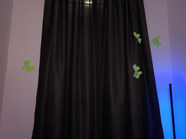 sexxyladyy's BongaCams show and profile