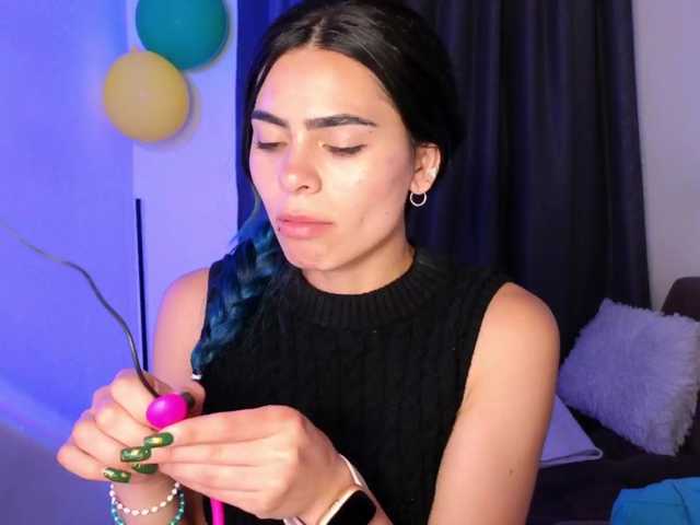 sexxyladyy's BongaCams show and profile