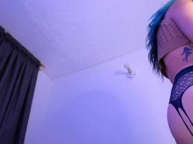 sexxyladyy's BongaCams show and profile