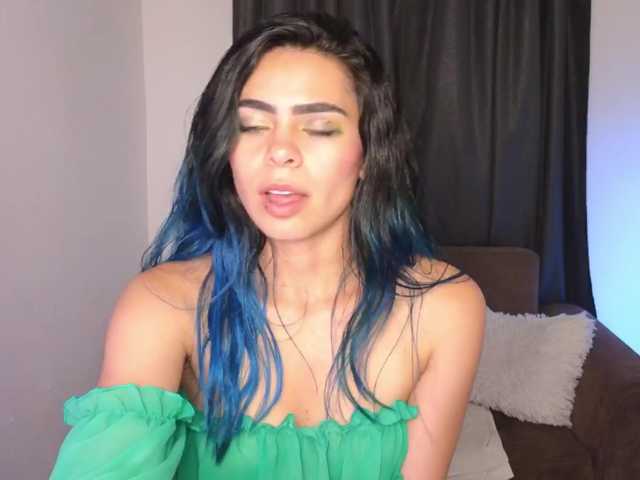 sexxyladyy's BongaCams show and profile