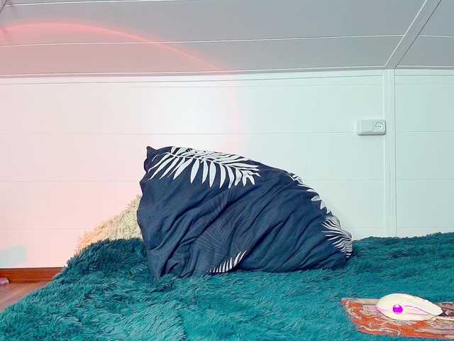 MeowRoslavaa's BongaCams show and profile