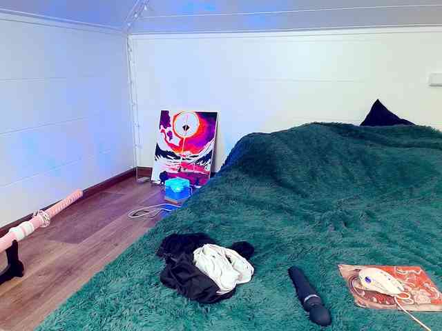 MeowRoslavaa MeowRoslavaa