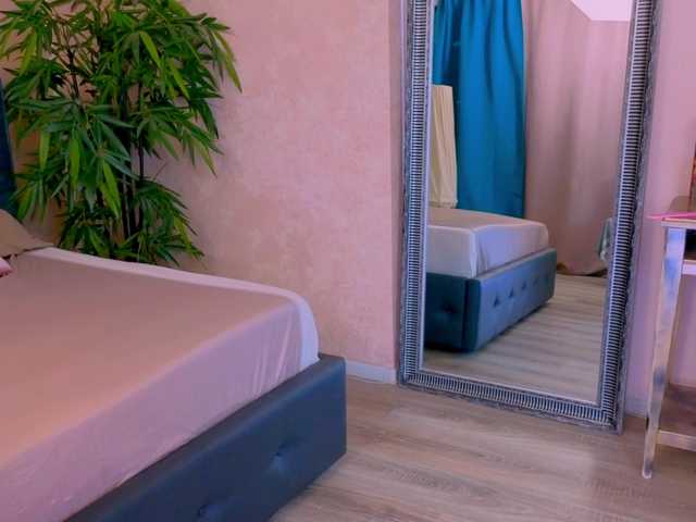 MichelleReys's BongaCams show and profile