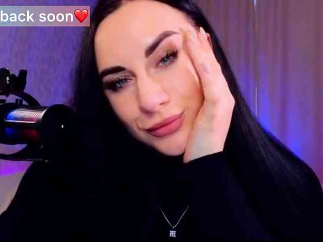 YURIEVNA13 webcam