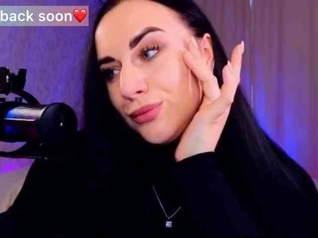 YURIEVNA13 webcam
