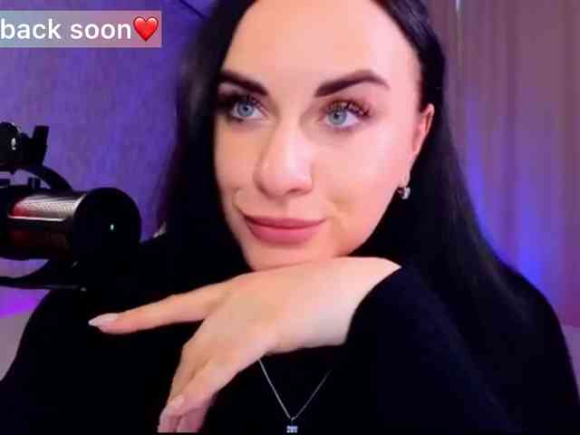 YURIEVNA13 Live Webcam on BongaCams