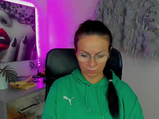 HelenSHOW1 webcam bongacams model stream image
