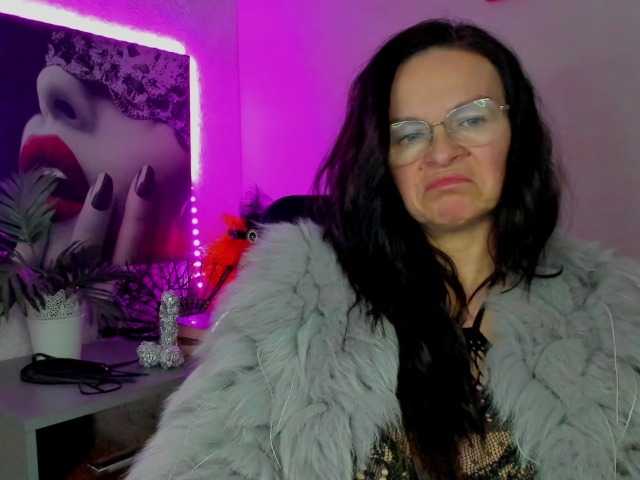 HelenSHOW1 webcam