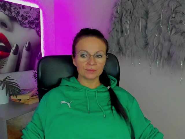 HelenSHOW1 webcam bongacams model stream image