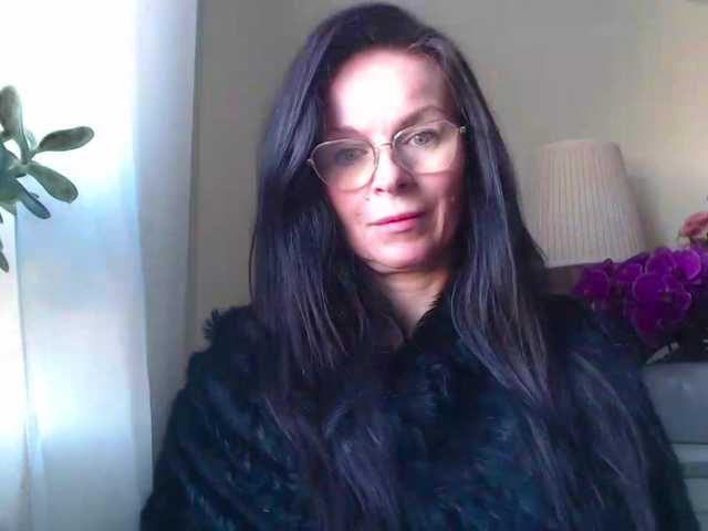 HelenSHOW1 from BongaCams