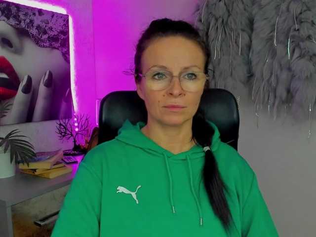 HelenSHOW1 webcam bongacams model stream image