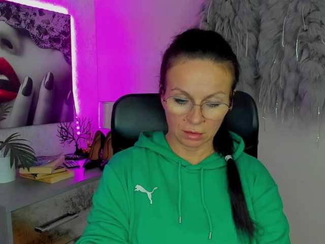 HelenSHOW1 webcam bongacams model stream image