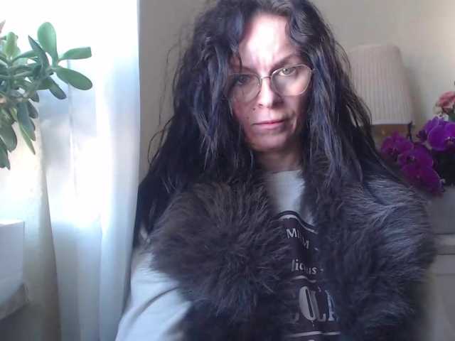 HelenSHOW1 from BongaCams