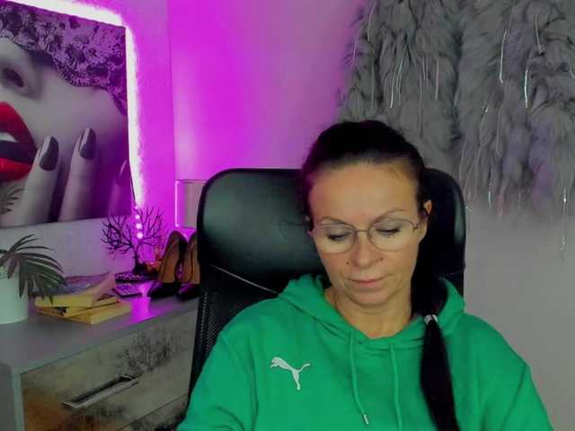 HelenSHOW1 webcam bongacams model stream image