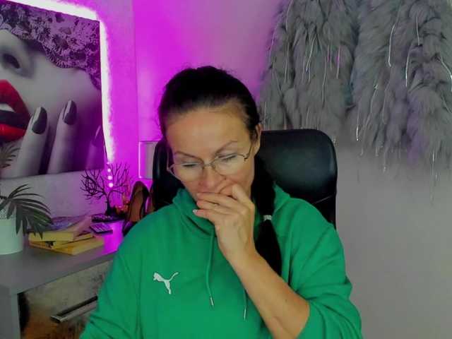 HelenSHOW1 webcam bongacams model stream image